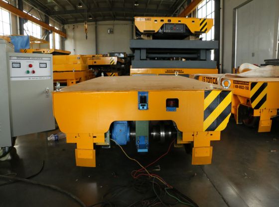 低壓供電軌道車